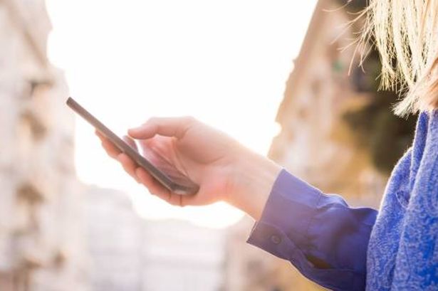 شريحة SIM للسفر ببيانات غير محدودة ابتداءً من 2 جنيه إسترليني في اليوم، مثالية للمسافرين في عطلة منتصف الفصل الدراسي.