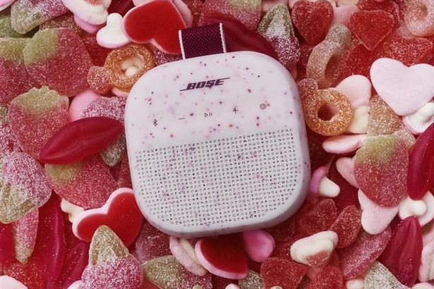 Special Valentine's Day discounts on earbuds, headphones and speakers for music lovers
