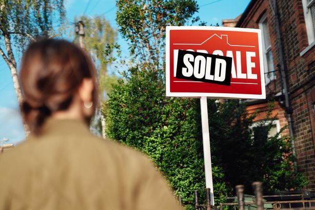 Los precios de la vivienda en el Reino Unido sufren la mayor caída en junio en 14 años mientras Rightmove explica por qué