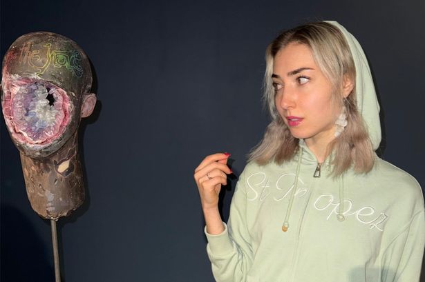 "لا توجد أزمة تكلفة المعيشة في المملكة المتحدة - توقف عن الشكوى واستمر في التعامل معها"