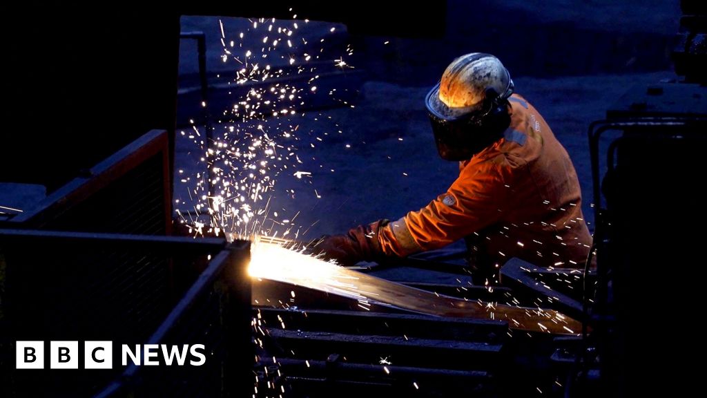 تبدأ شركة British Steel تصنيع السكك الحديدية على مدار الساعة طوال أيام الأسبوع للمرة الأولى منذ أكثر من عقد من الزمن