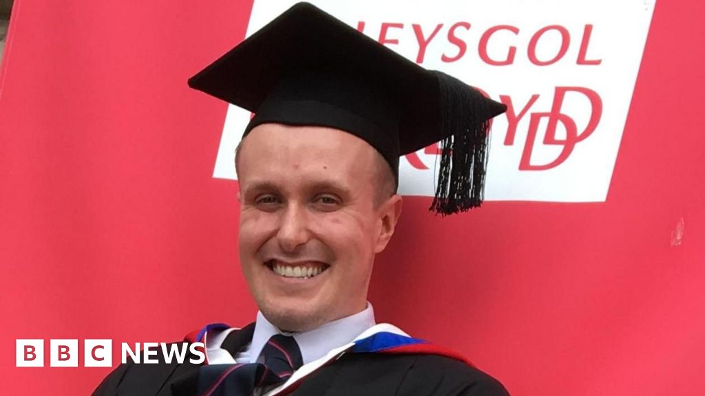 أنا طبيب ولكنني لن أتمكن أبدًا من سداد ديوني الطلابية المتزايدة باستمرار