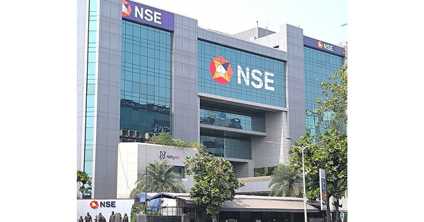 Nifty y Sensex se abren tras la reducción de aranceles, el oro aumenta un 2% y la plata un 6% en medio de la volatilidad