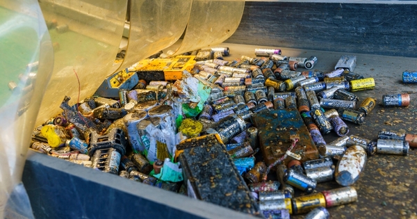 The greening of spent batteries