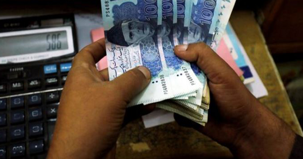 Debt trap deepens as short-term borrowing keeps Pakistan's economy on edge