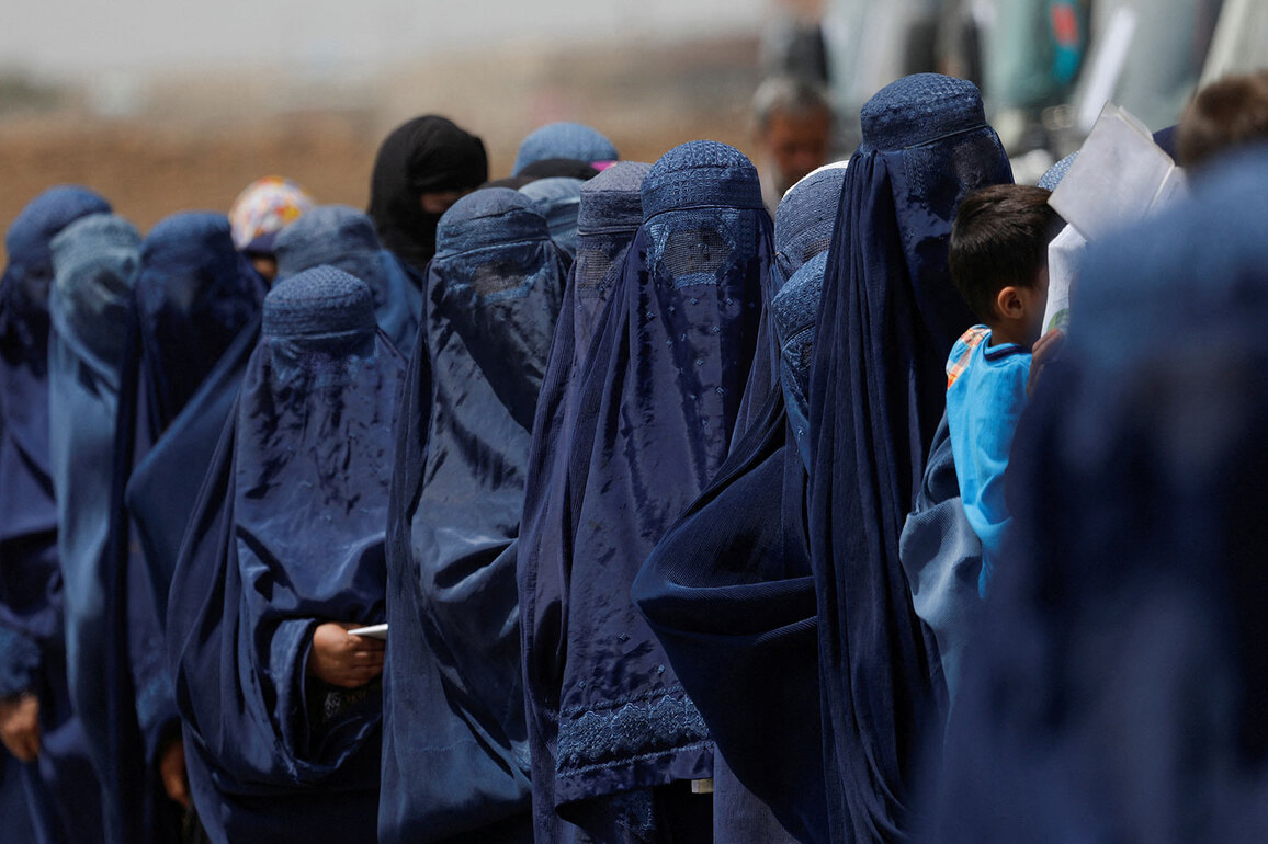 الاتحاد الأوروبي يخصص 10 ملايين يورو لتعزيز التمكين الاقتصادي للمرأة الأفغانية.