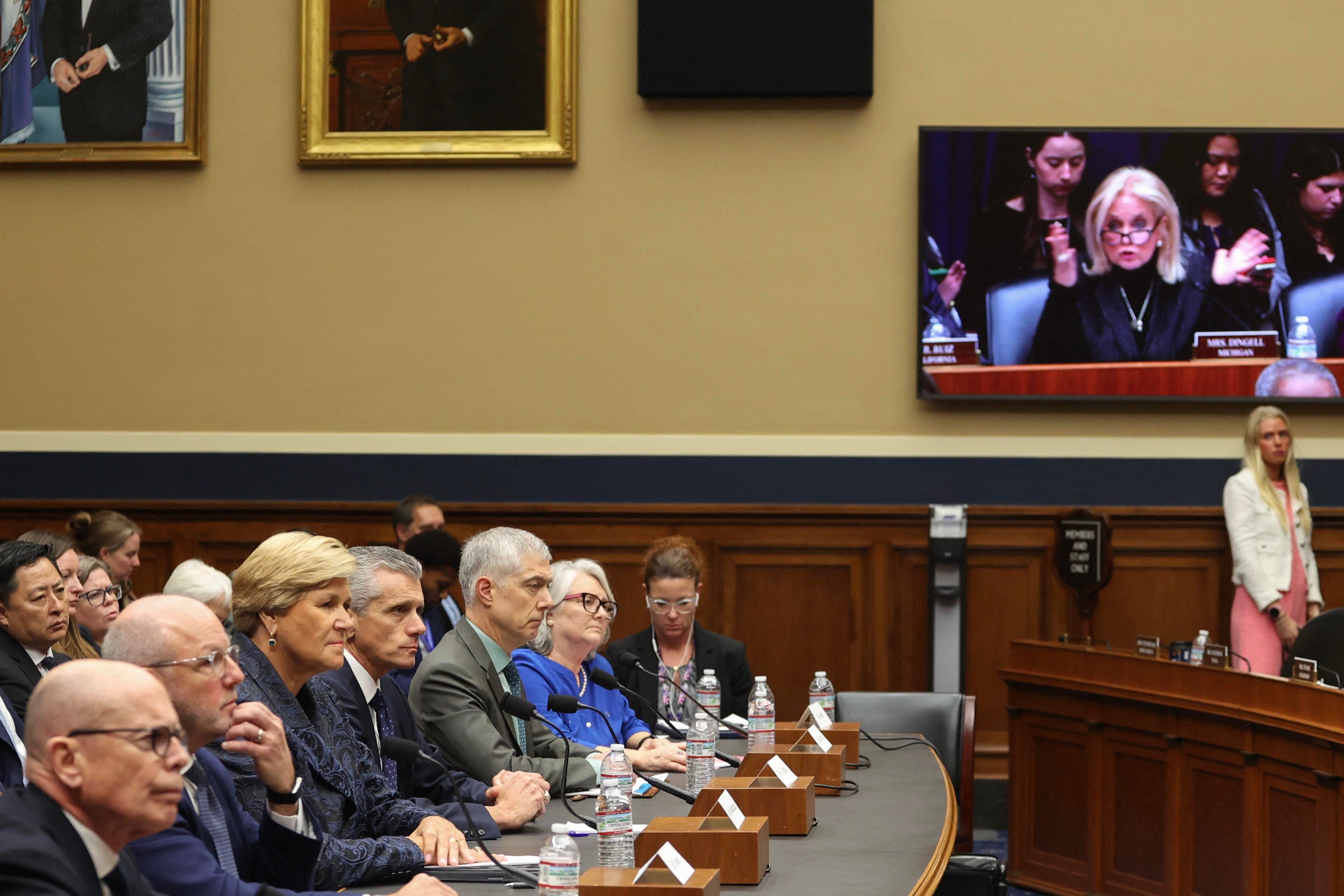 La salida del director ejecutivo de Cigna es solo la última entre las principales aseguradoras de salud
