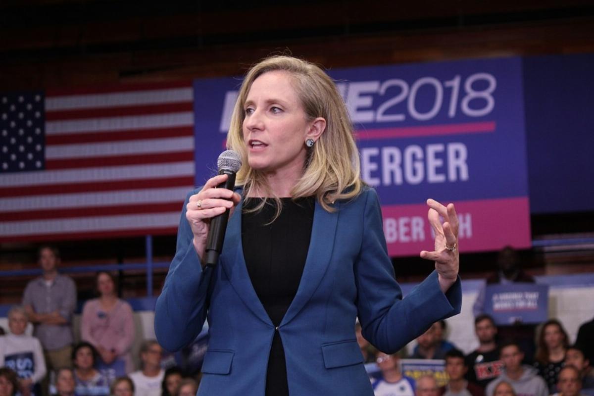 Otra “sorpresa” izquierdista del gobernador demócrata “moderado” de Virginia - Blogs