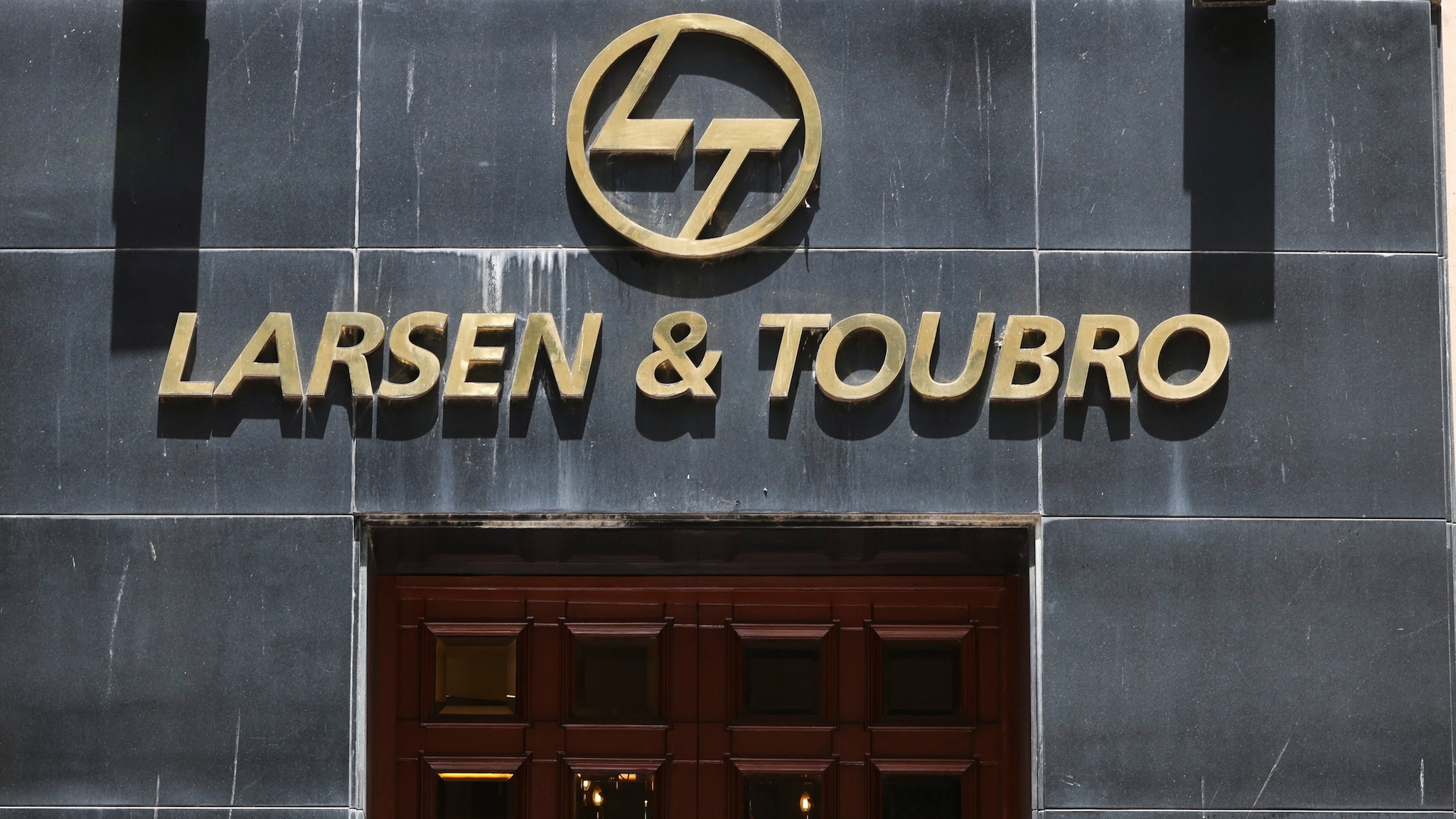 L&T shares gain after fresh order wins worth up to ₹10,000 crore in India and overseas