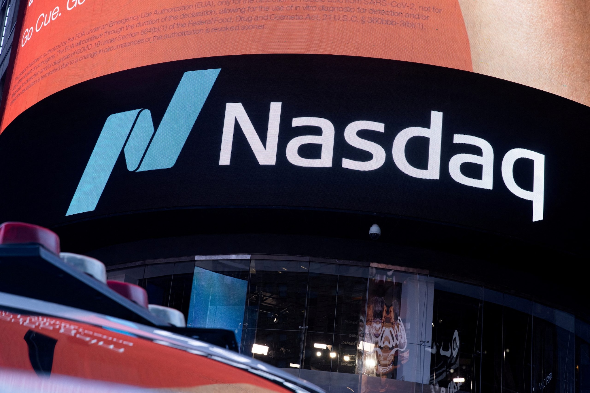 Nasdaq leads Wall Street losses as Dollar rallies, Dow Jones falls 200 points