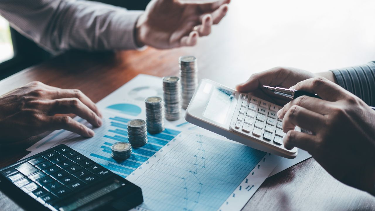 يستهدف بنك يس استقرار الهامش ونموًا في القروض بنسبة 8٪ في السنة المالية 2026.