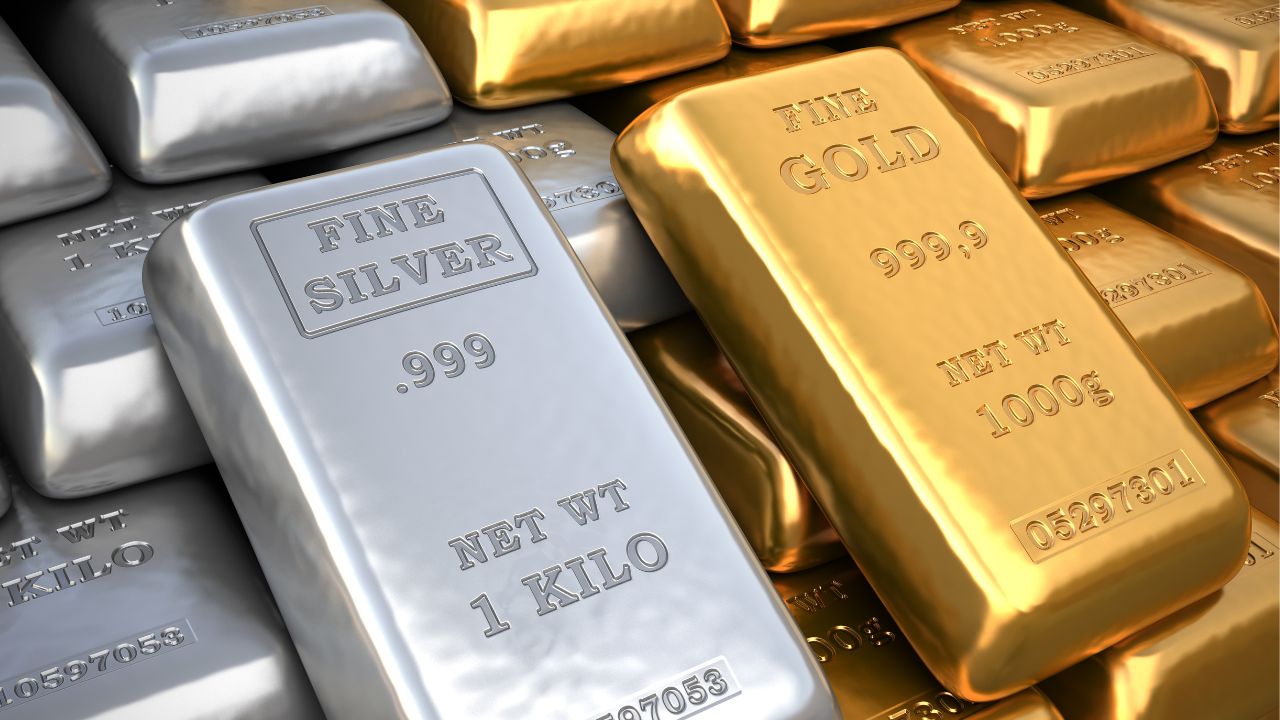 Gold, Silver prices make new peaks as risk-off sentiment spurs haven buying