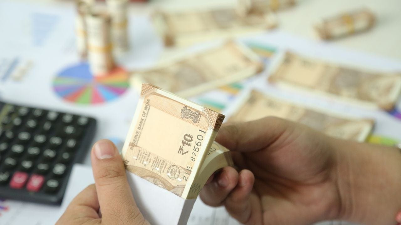 Los consumidores indios se vuelven cautelosos e impulsan el ahorro en medio de la incertidumbre económica: encuesta de Kantar