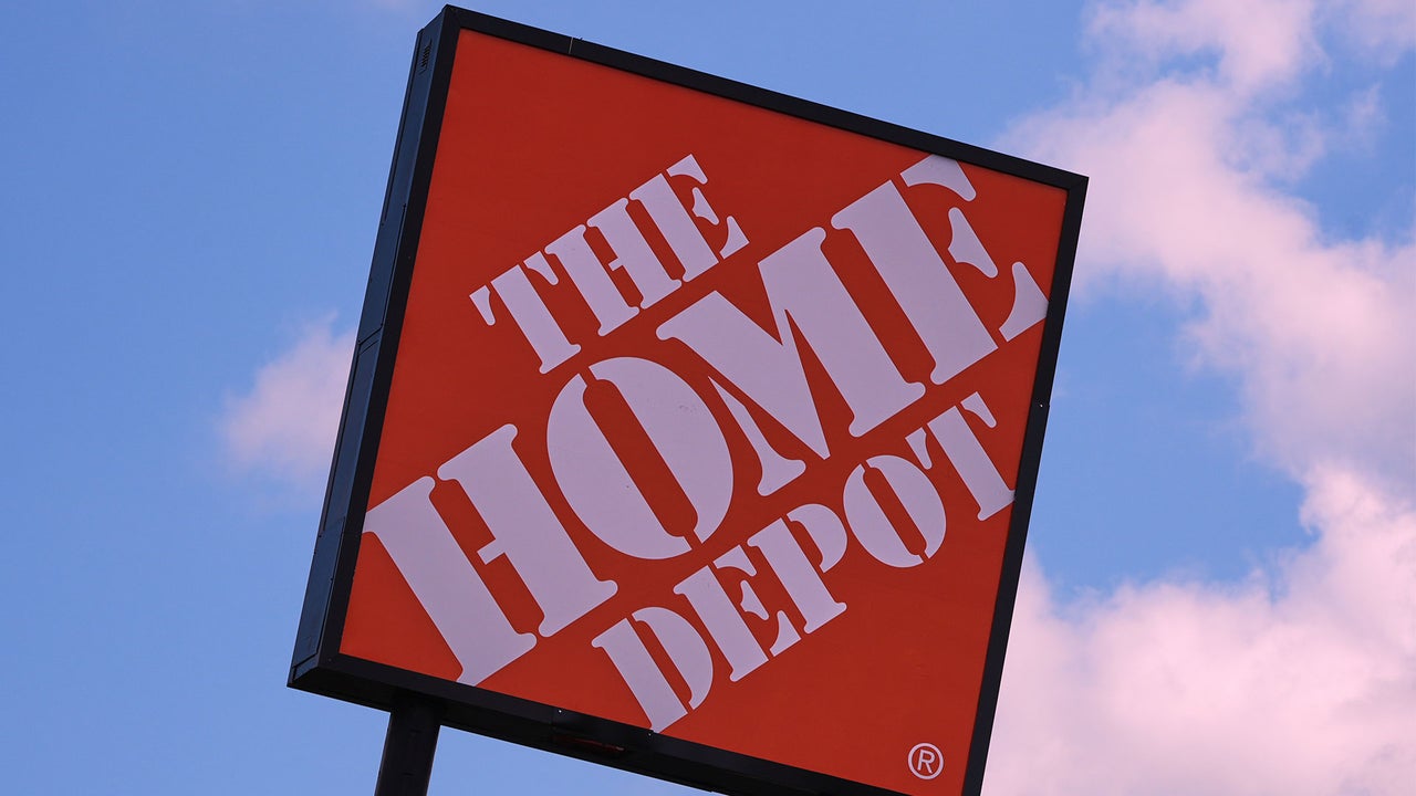 Home Depot beats Wall Street’s projections for the fourth quarter even as shoppers remain cautious