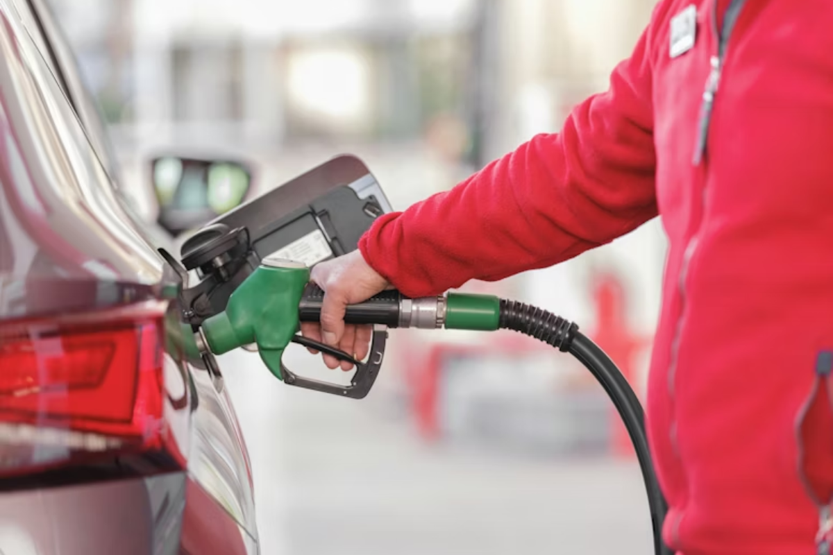 Oil Price Drops Below $100 as Trump Ceasefire Sparks Hope—Hormuz Crisis Still Looms