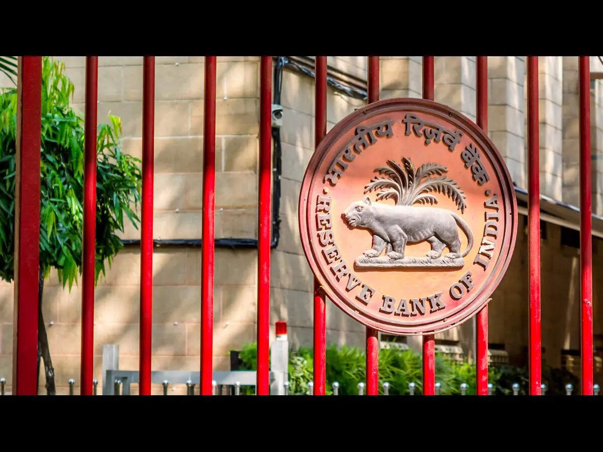 Debilitamiento de la moneda: el RBI sopesa medidas que incluyen una subida de tipos para estabilizar la rupia