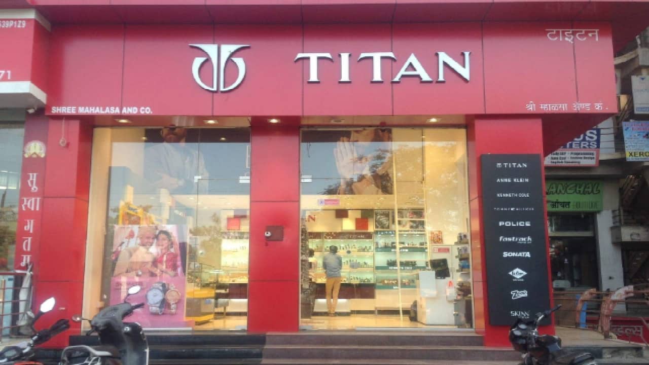 Las acciones de Titan amplían sus ganancias a medida que las casas de bolsa se muestran optimistas sobre la hoja de ruta de crecimiento de la joyería; CLSA y HSBC ven un aumento de más del 23%