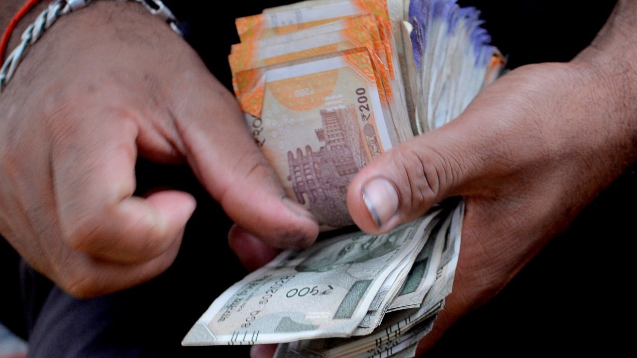 بعد تخفيض الضرائب على الوقود، قد تكشف الحكومة عن إغاثة جديدة للشركات الصغيرة والمتوسطة التي تضررت من أزمة غرب آسيا