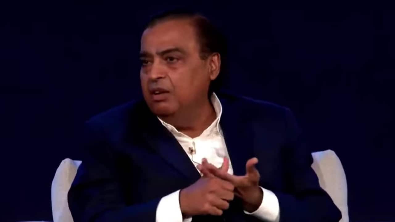 "موكesh أمباني: أرى إمكانية ظهور 100 شركة جديدة على غرار ريلاينس في الهند | أبرز الاقتباسات"