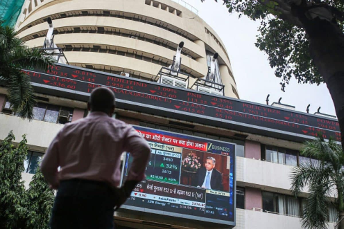 Stock Market Updates: Sensex Slips 500 Points, Nifty Below 25,600; Wipro Tanks 9%, ICICI Bank 2.5%