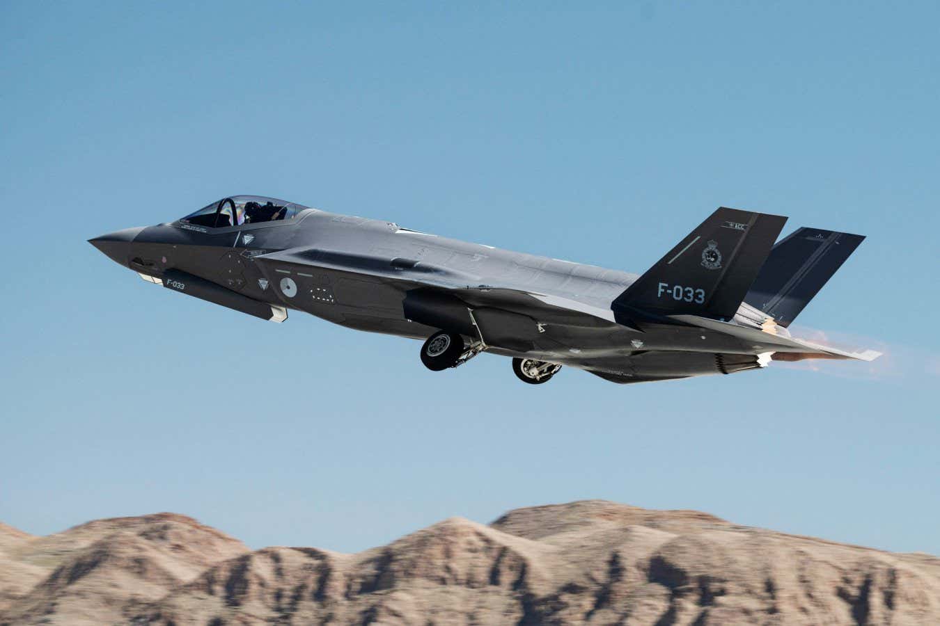 Dutch air force reads pilots' brainwaves to make training harder