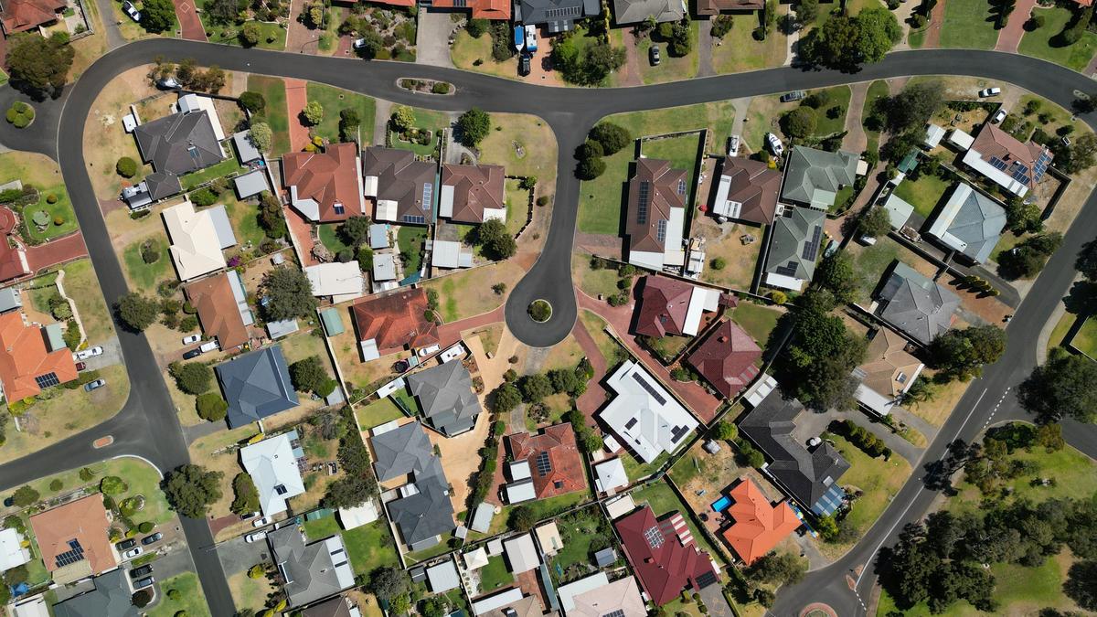 الإسكان في غرب أستراليا: ازدهار سوق العقارات الإقليمية مع تأخر بيرث، مع تصدر ألباني وكالغورلي وبوسيلتون