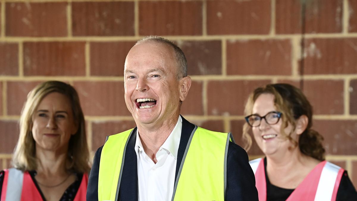 Industry leaders called in to tackle WA labour crisis as Roger Cook tries to ‘lure’ construction workers