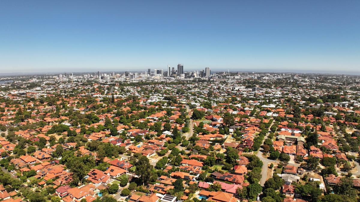 Se revelan los suburbios más buscados de Perth para compradores de viviendas, ya que los datos de PropTrack muestran que los suburbios del oeste tienen demanda