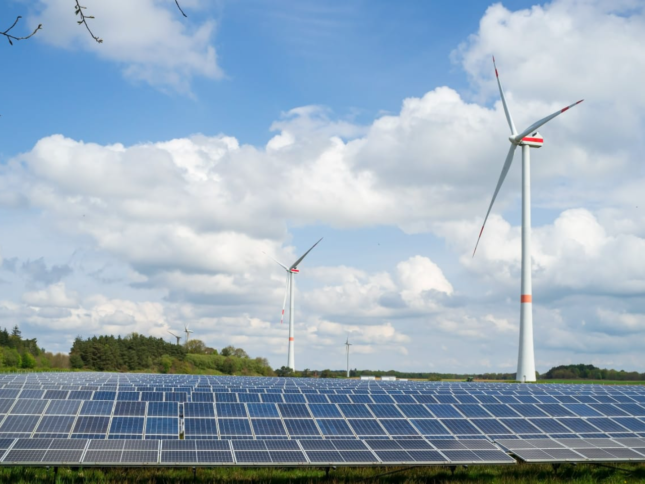 Ireland's Ambitious Targets to Achieve 80% of Electricity Generated from Renewable Sources by 2030