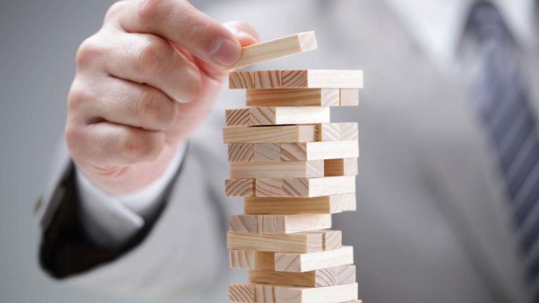 لماذا قد يكون التحوط هو أخطر خطوة.