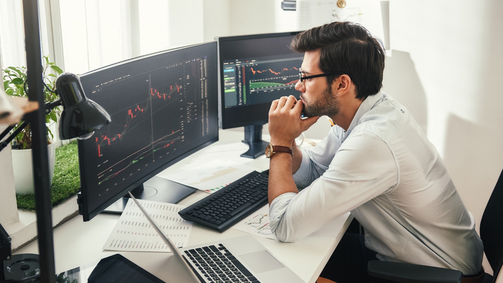 Wall Street dejó que la IA eligiera acciones y esto es lo que sucedió