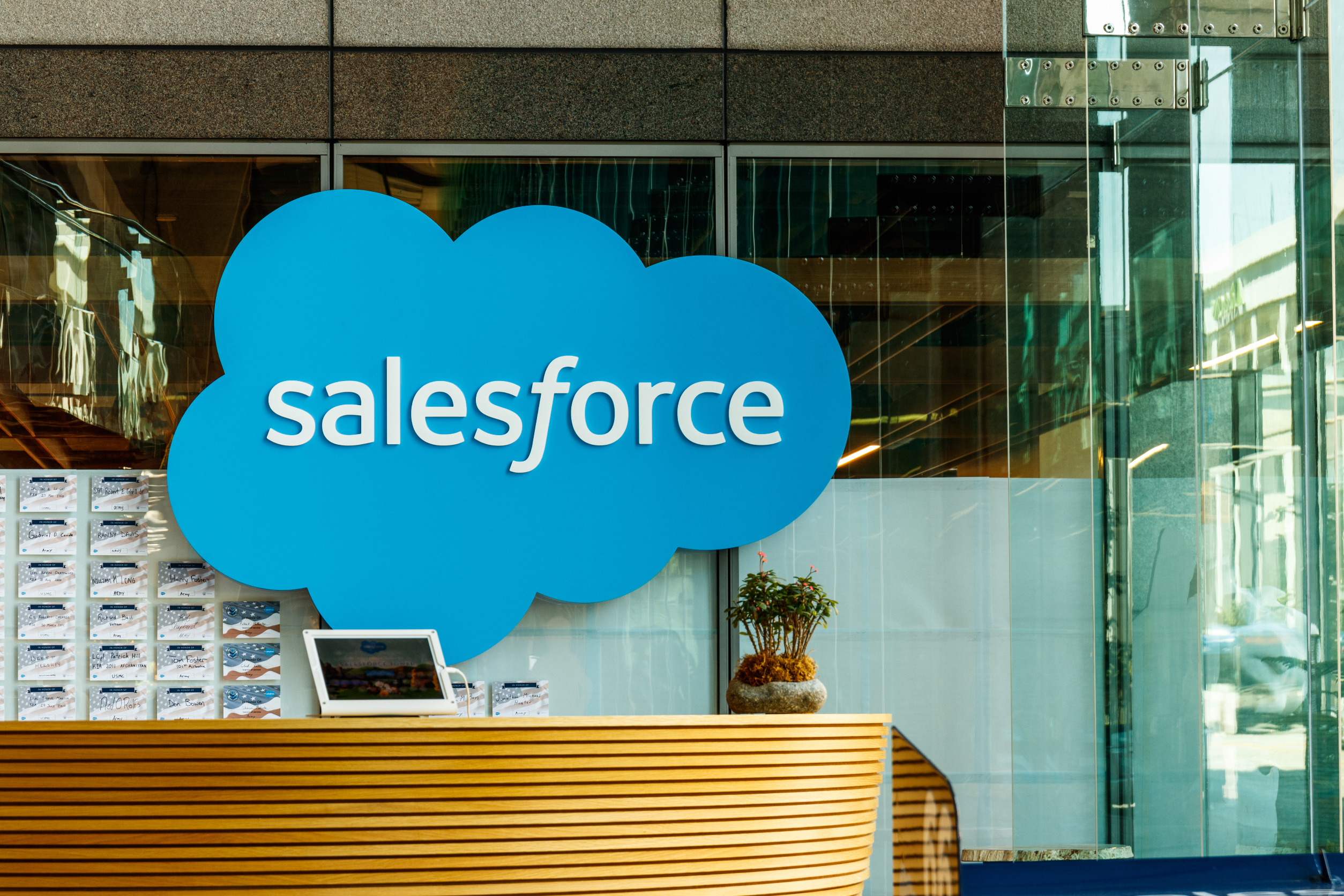 ¿Por qué las acciones de Salesforce están subiendo hoy?