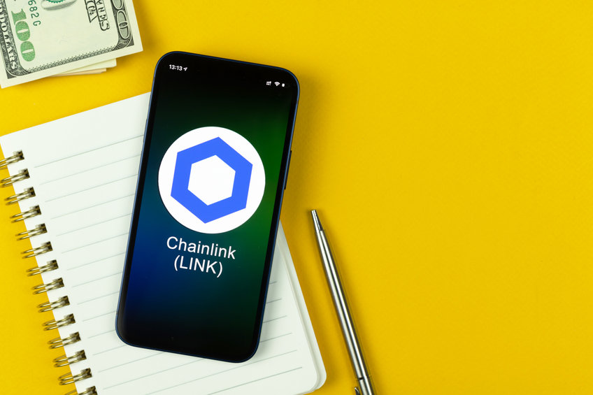 Chainlink price analysis: reserve growth and whale accumulation shape LINK outlook