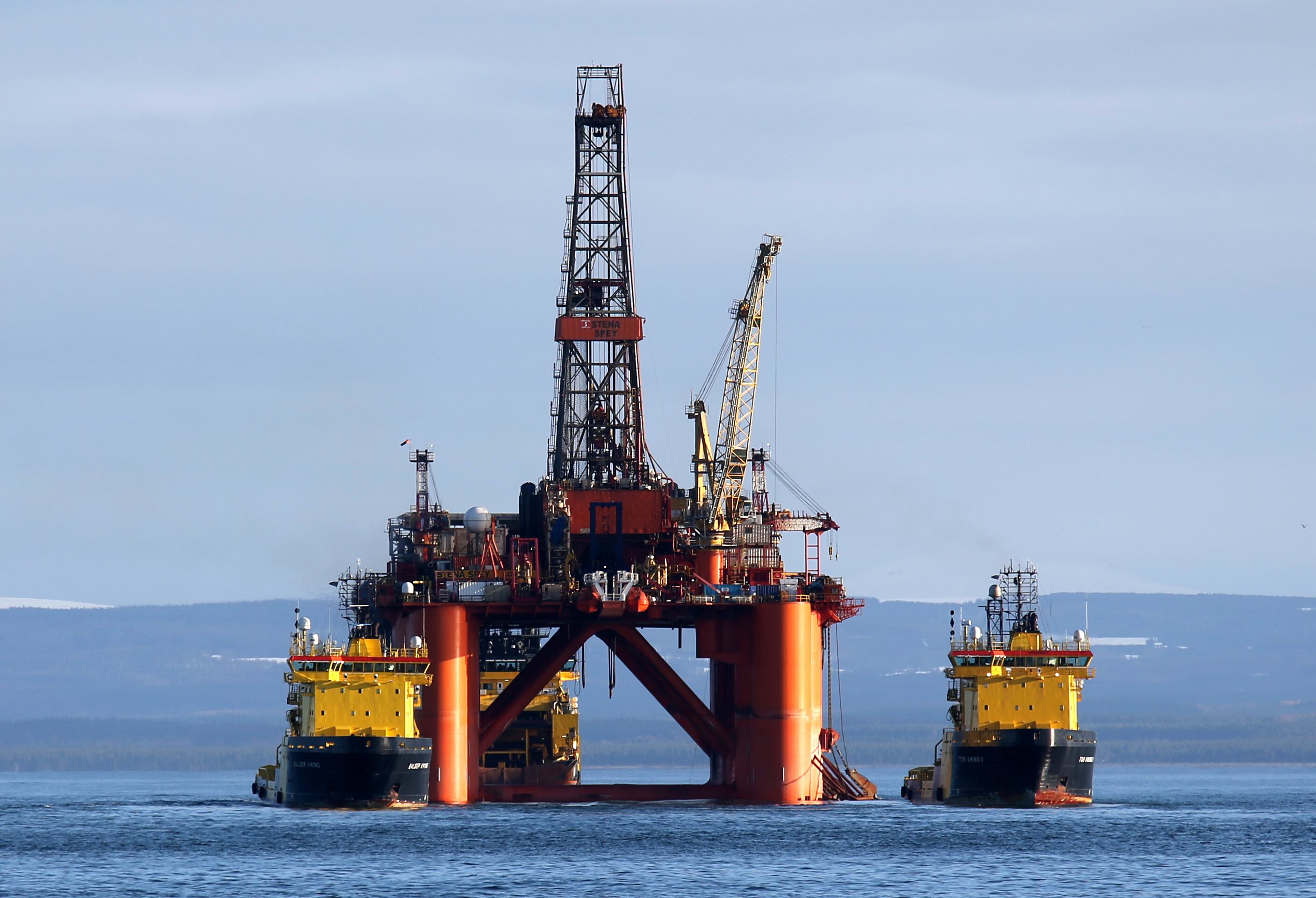‘Sheer fantasy’ to claim draining North Sea oil would would cut bills – experts