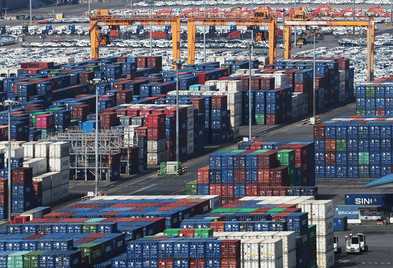 La producción industrial cae por primera vez en tres meses en enero debido a la desaceleración de los chips