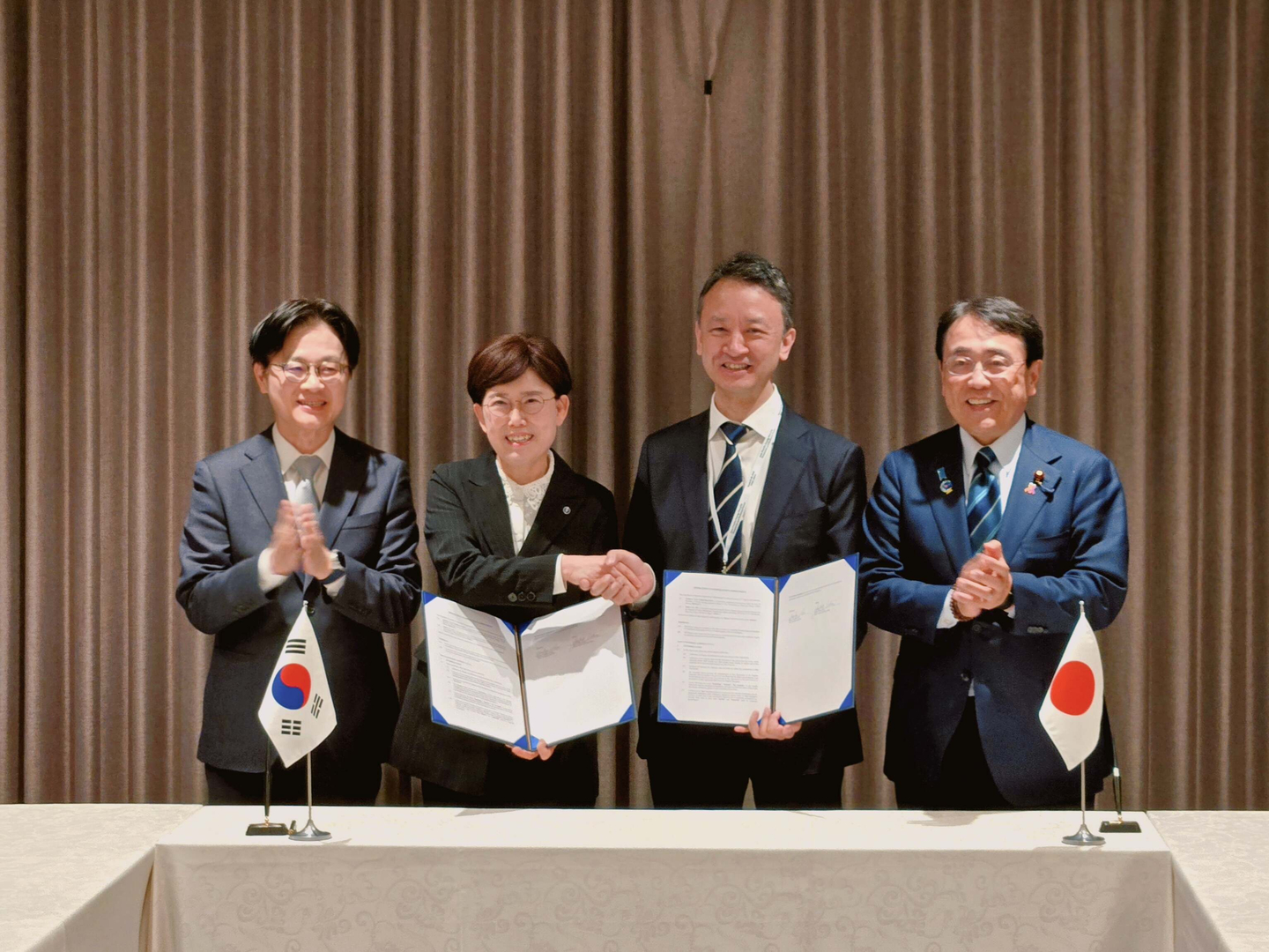 Kogas inks LNG supply management agreement with Japan's JERA