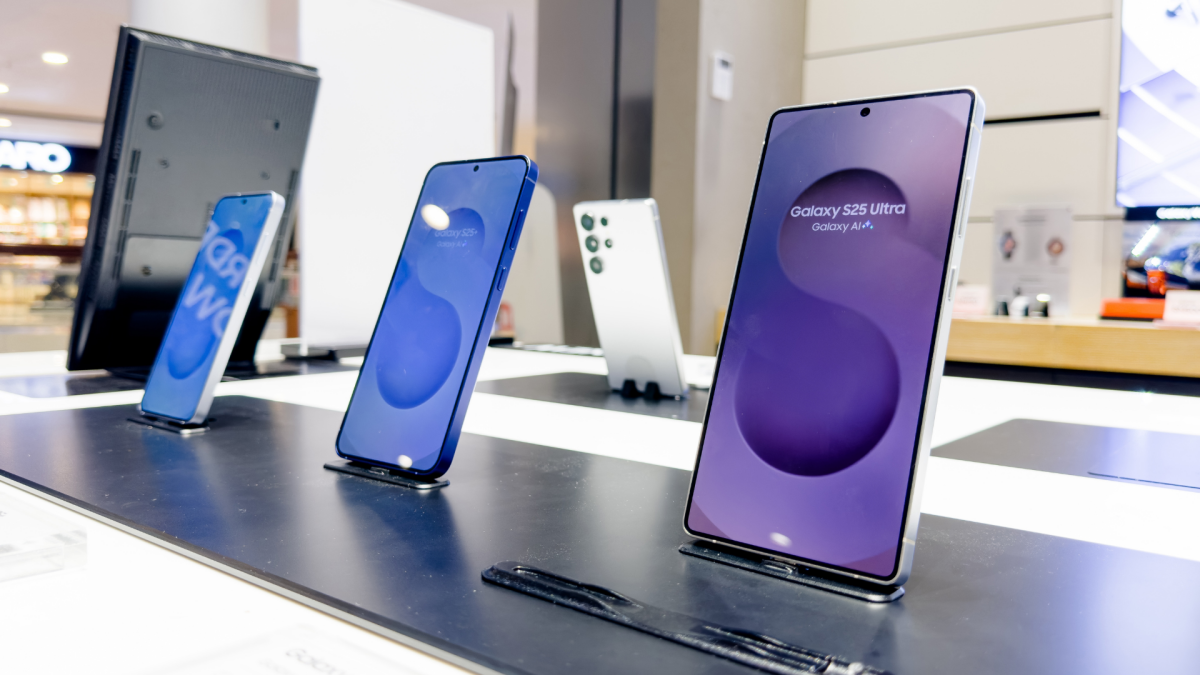 Samsung Will Give You Up to $900 If You Trade Your Phone in for a Galaxy S26