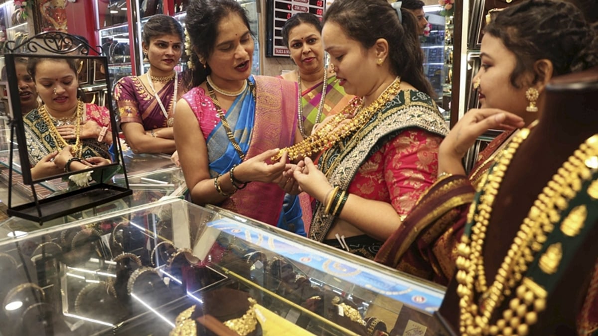 Gold dips as silver remains stable on February 27, 2026; check how much they cost