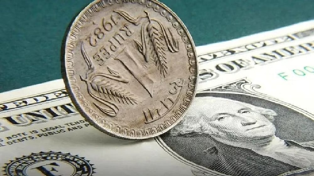Rupee surges 47 paise to close at 92.59/USD on US-Iran ceasefire, RBI pause on policy rates