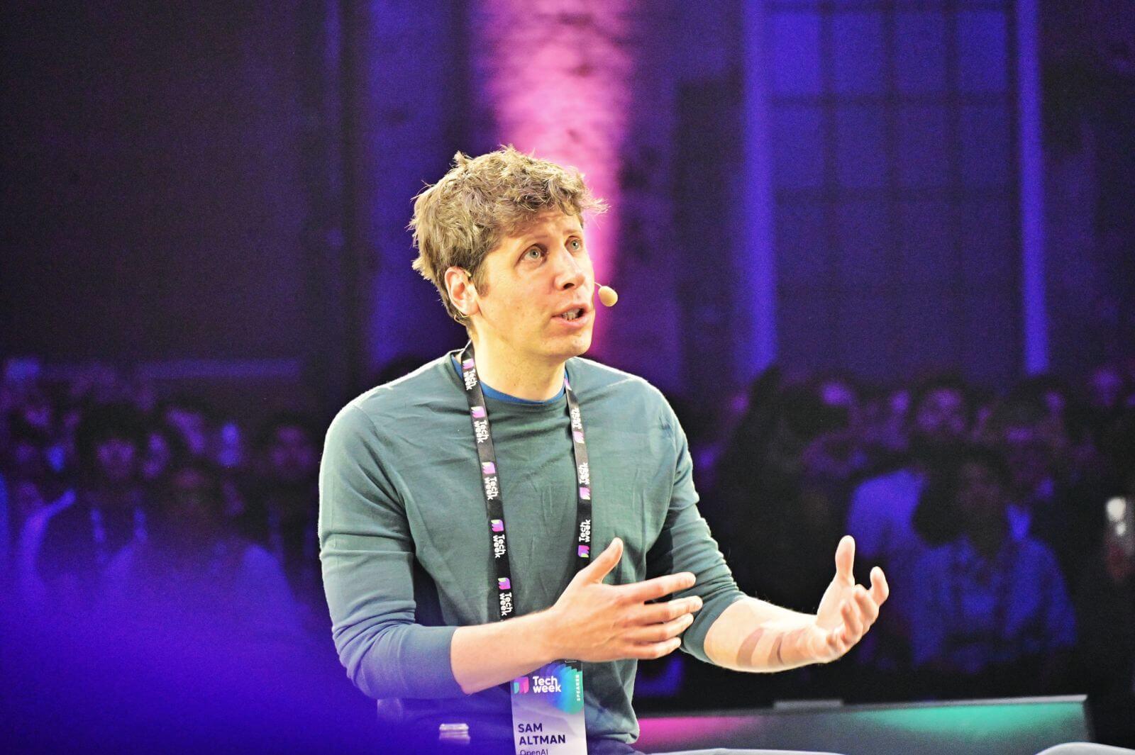 OpenAI CEO Sam Altman Says Nvidia 'Makes the Best AI Chips in the World.' How to Play NVDA Stock Amid New Drama?