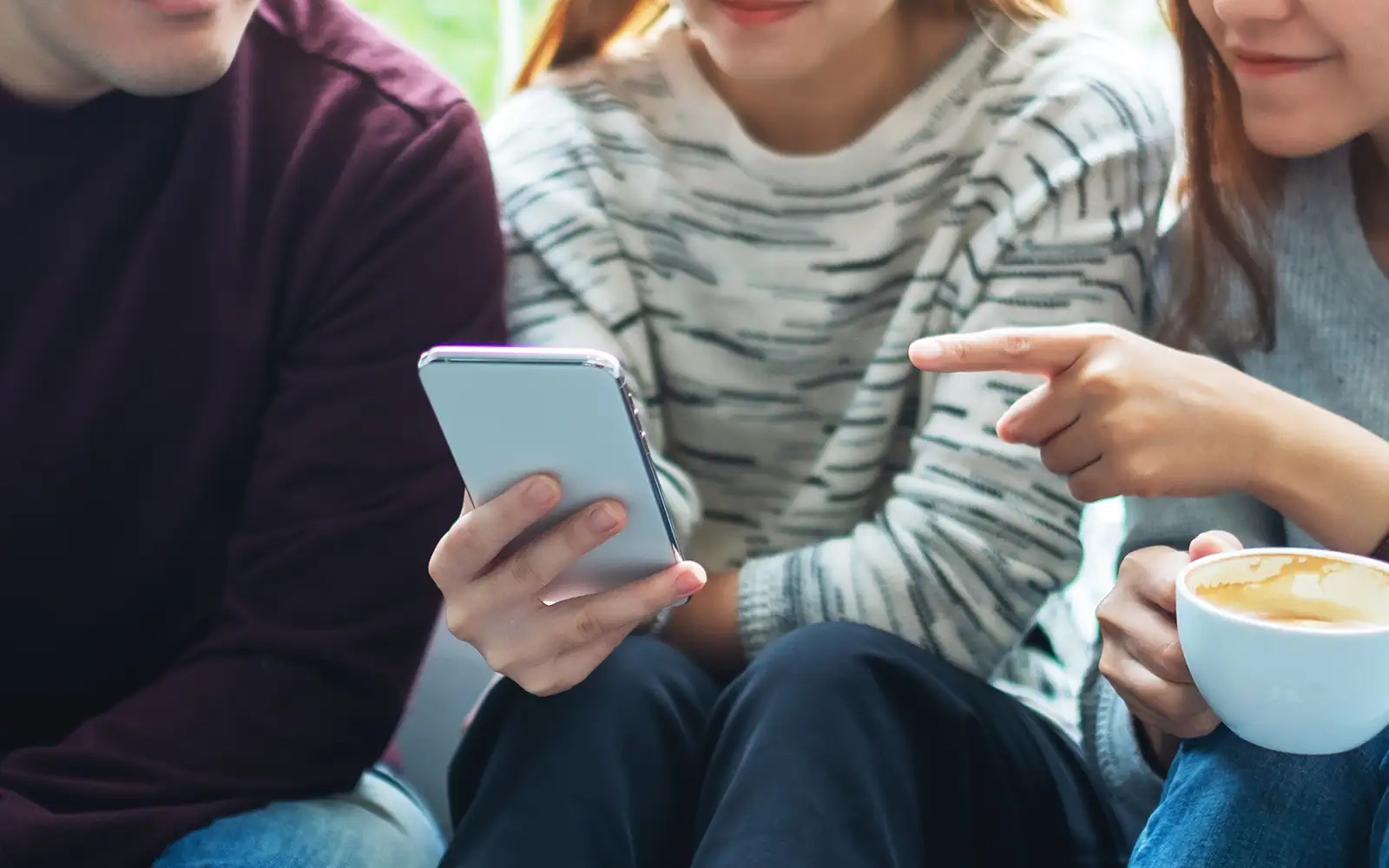 وسائل التواصل الاجتماعي للمراهقين envato 301124