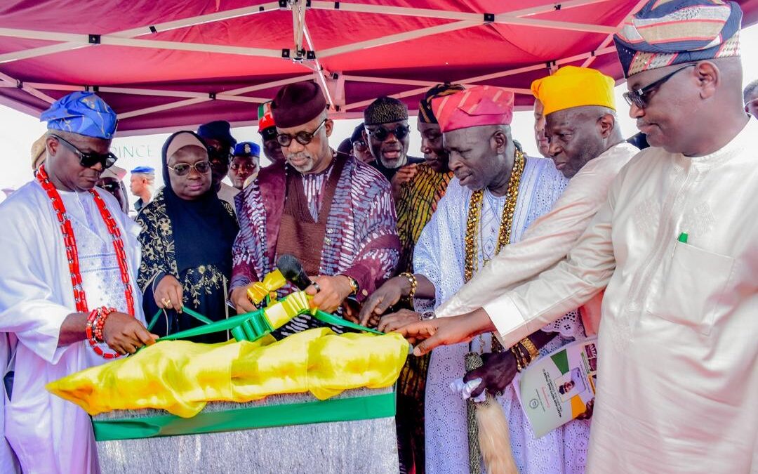 قام حاكم أبيودون بتكليف المرحلة الثانية من طريق إيماشاي-إيجان-أوكوتو-أيتورو