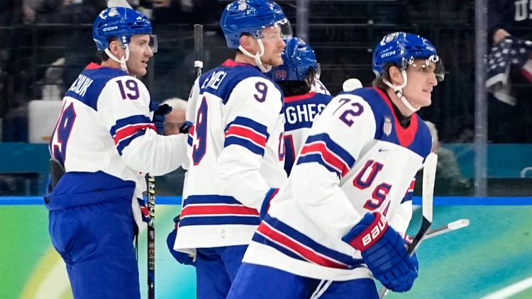 Los bares solicitan permiso estatal para abrir temprano para el partido de hockey por la medalla de oro del equipo de EE. UU.