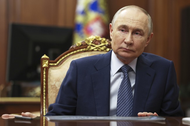 Putin Scales Back Military Parade, Seems Agreeable to a Ceasefire with Ukraine