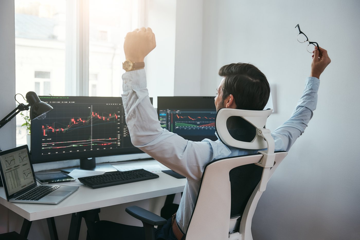 If I Were 25 With $300 a Month to Invest, I'd Skip Picking Stocks and Buy These 2 ETFs