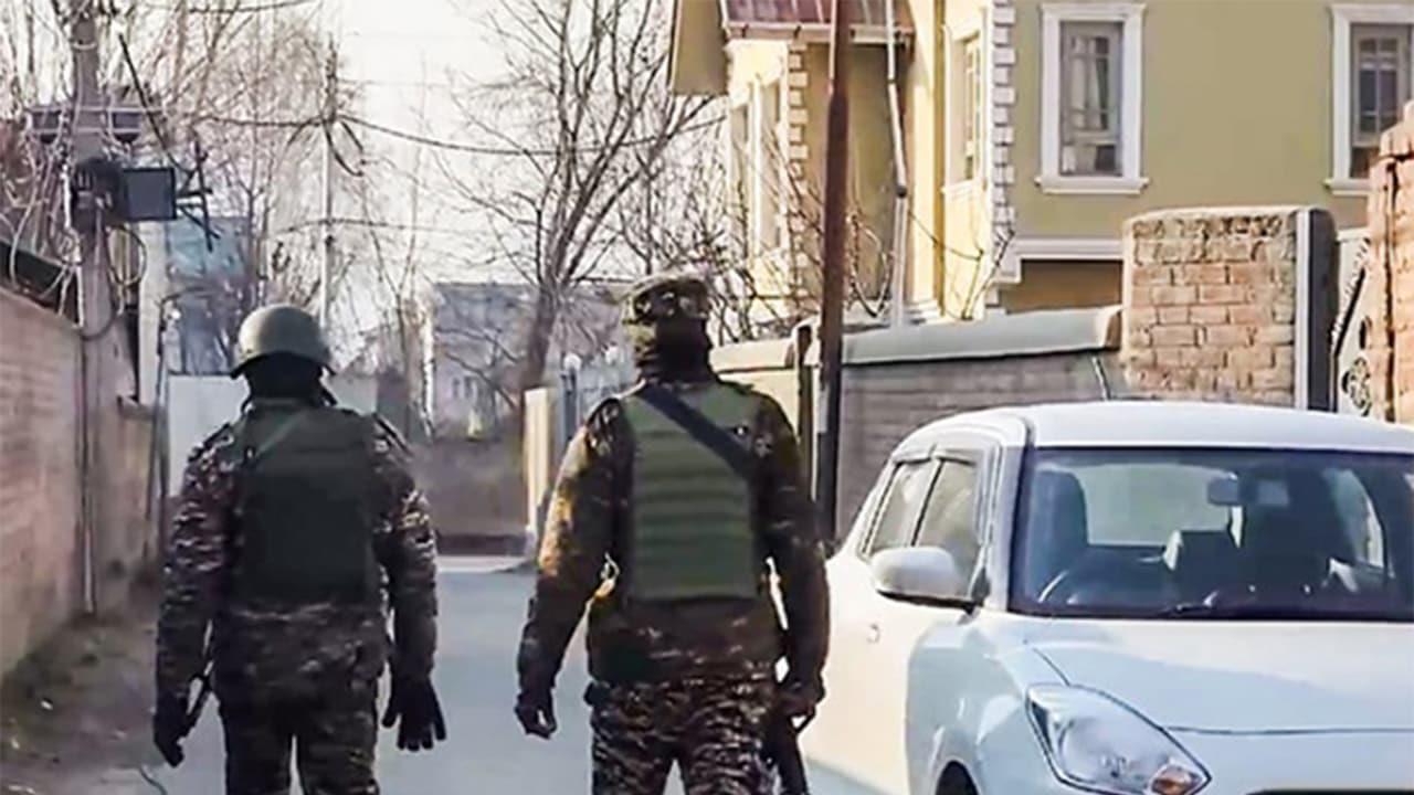 حكومة جامو وكشمير تعلّق خدمات الاتصالات في كشتوار بسبب مخاوف أمنية.