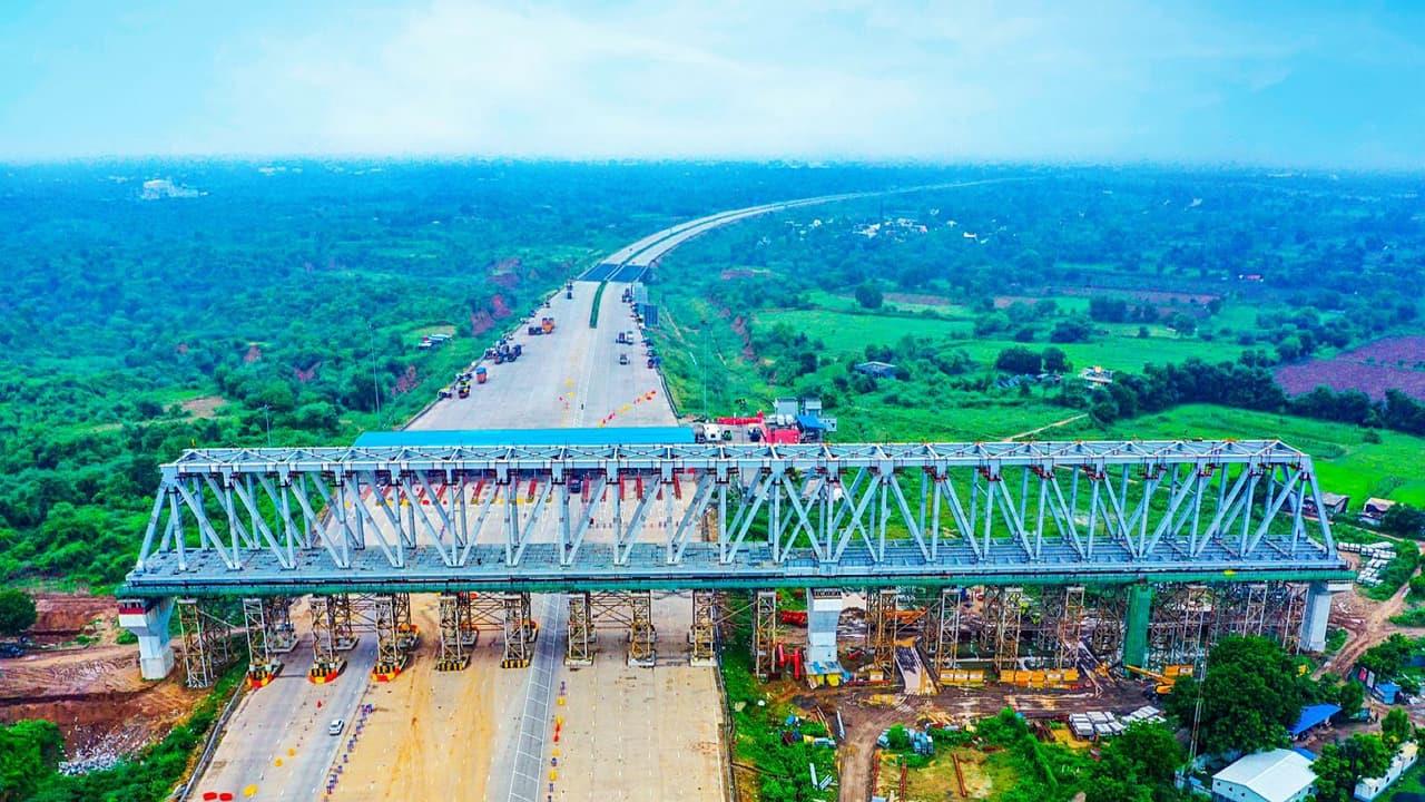 مشروع القطار فائق السرعة بين مومباي وأحمد آباد يعزز قدرات الهند في مجال القطارات فائقة السرعة.