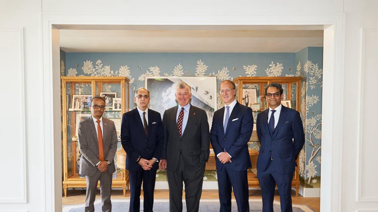 Estee Lauder ampliará sus inversiones en India y mantiene conversaciones con Kwatra