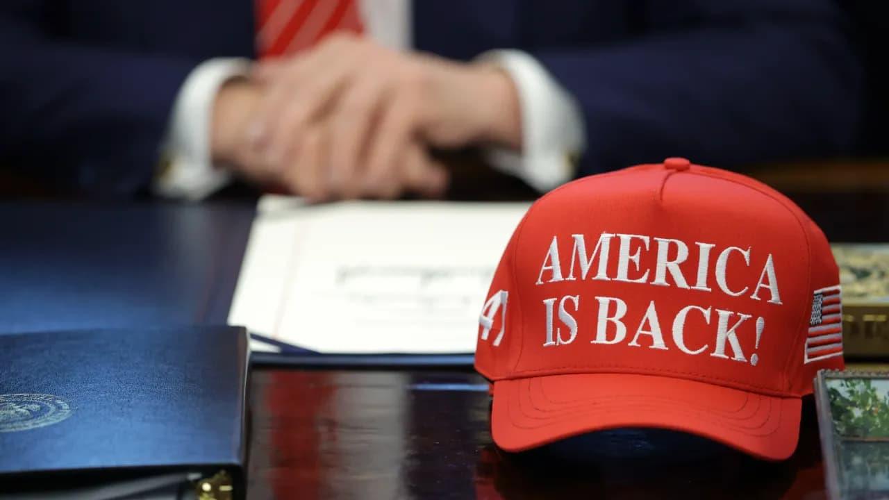 'Trojan Horse For Crypto': Reddit Trader Warns CLARITY Act Hands Market Control To Banks