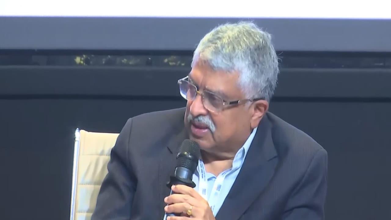 Agentes de IA en redes abiertas son clave para el cambio social: Nandan Nilekani